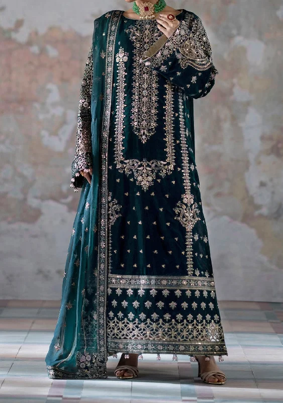 Emaan Adeel Saanjh Luxury Velvet Dress Vintage unclassified dresses